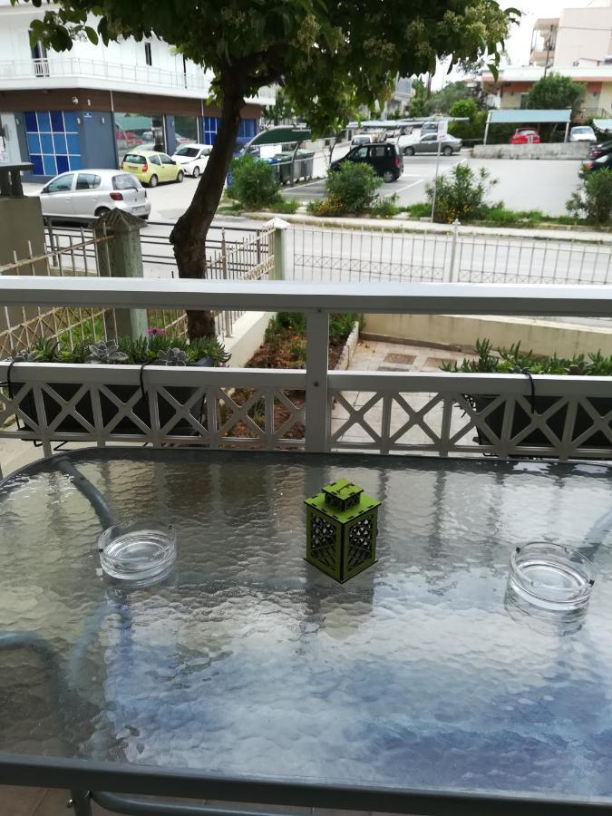 Apartment Ey Zhn Néa Khilí Exteriör bild